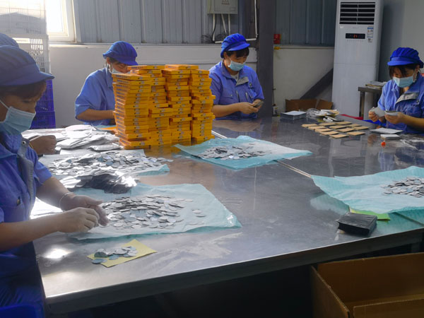 膏藥加工廠制作黑膏藥加工生產(chǎn)貼牌需要什么手續(xù)？