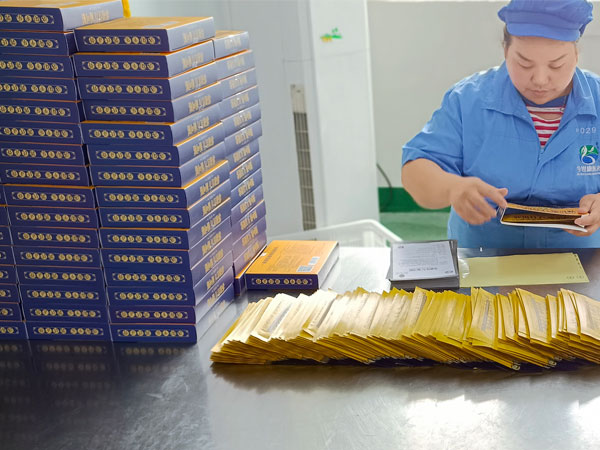 為什么選擇黑膏藥oem，膏藥oem貼牌發(fā)展前景越來越好是什么原因？